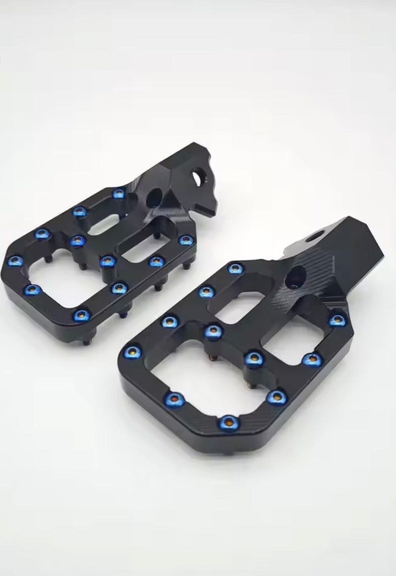 Prickly Wide Style Pegs W Titanium Bolts